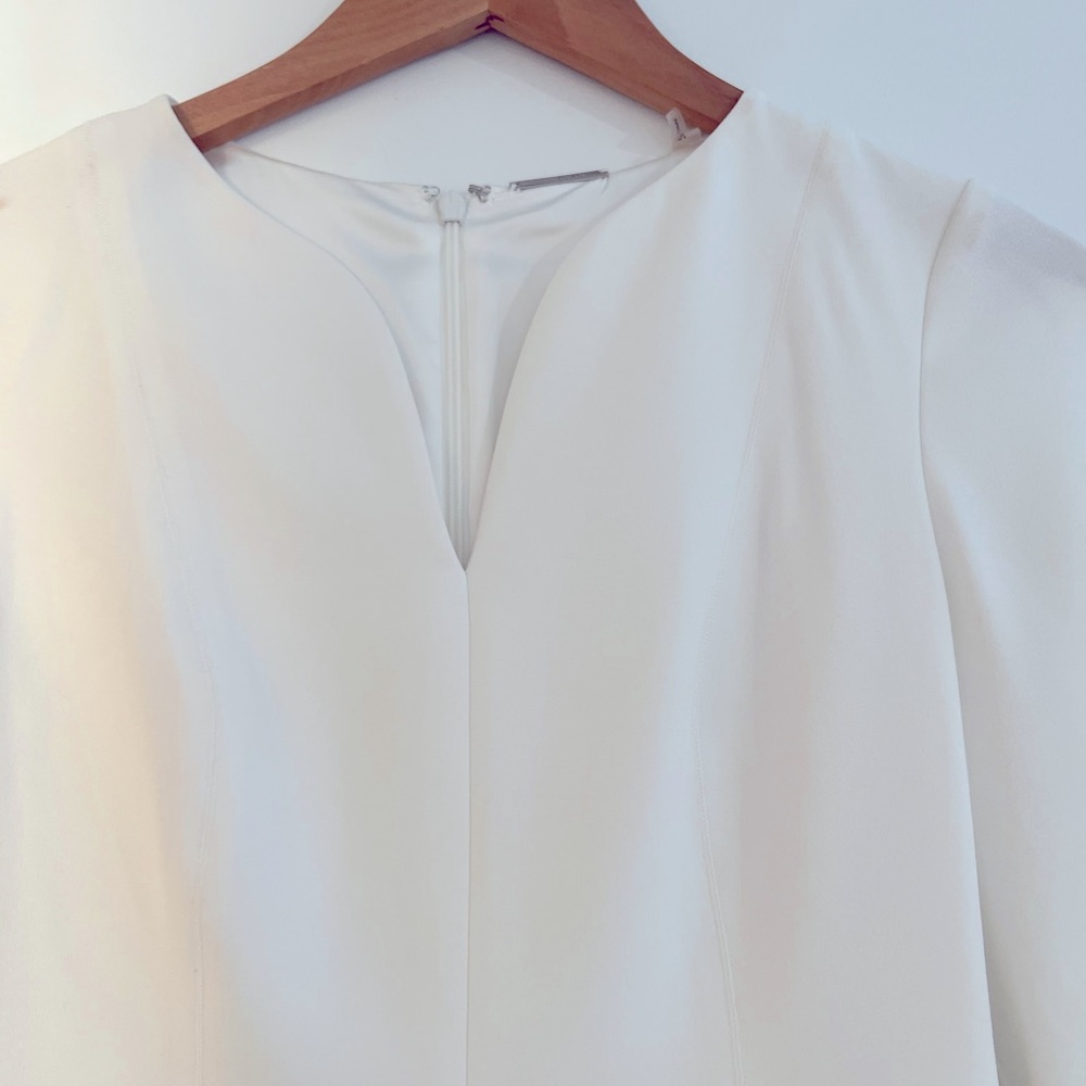 Beautiful Elie Tahari white dress